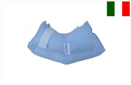 Protezione per la prevenzione del decubito della caviglia realizzate con fibra cava siliconata racchiusa in una fodera di cotone con sistema di fissaggio a velcro. L’elevata resilienza e l’alta traspirabilità consentono un’efficace azione nella prevenzio