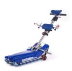 L’innovazione tecnologica, l’approccio al paziente e la cura dei particolari estetici hanno negli anni determinato il successo del montascale LG2004/150. Oggi la nuova versione ha in se tutte le caratteristiche sviluppate in otto anni di continua progetta