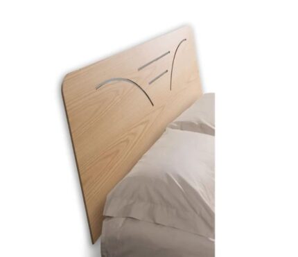 MISURE DISPONIBILI: Larghezza (cm) 90 | 130 | 150 | 170 | 190 Altezza (cm) 60 Spessore (cm) 2 Colori disponibili: FAGGIO/WENGE'/BIANCO Fissaggio con staffe inclinate o diritte in legno (SPECIFICARE IN FASE DI ORDINE) COLORAZIONE A