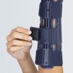 Tutore per polso lungo con dito DUAL LOCK T MAX